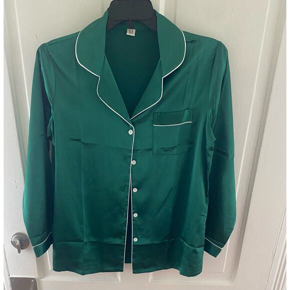 Ekouaer Other - Ekouaer Women’s Size Small Pajama Set button down Christmas Green w/White Trim